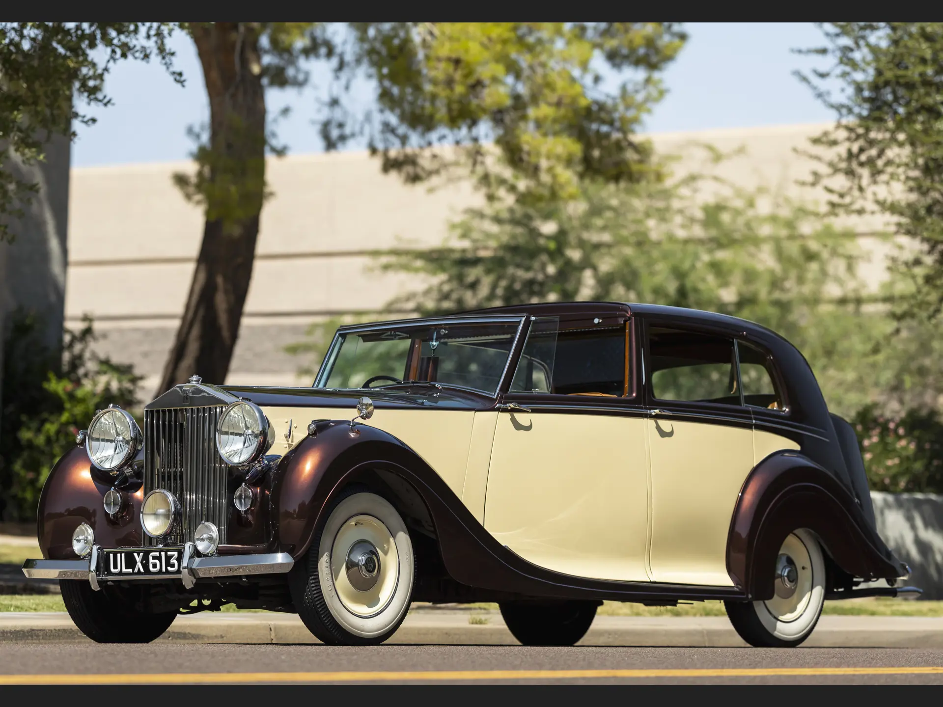 1949 Rolls-Royce Silver Wraith Sedanca de Ville sold for $42,900