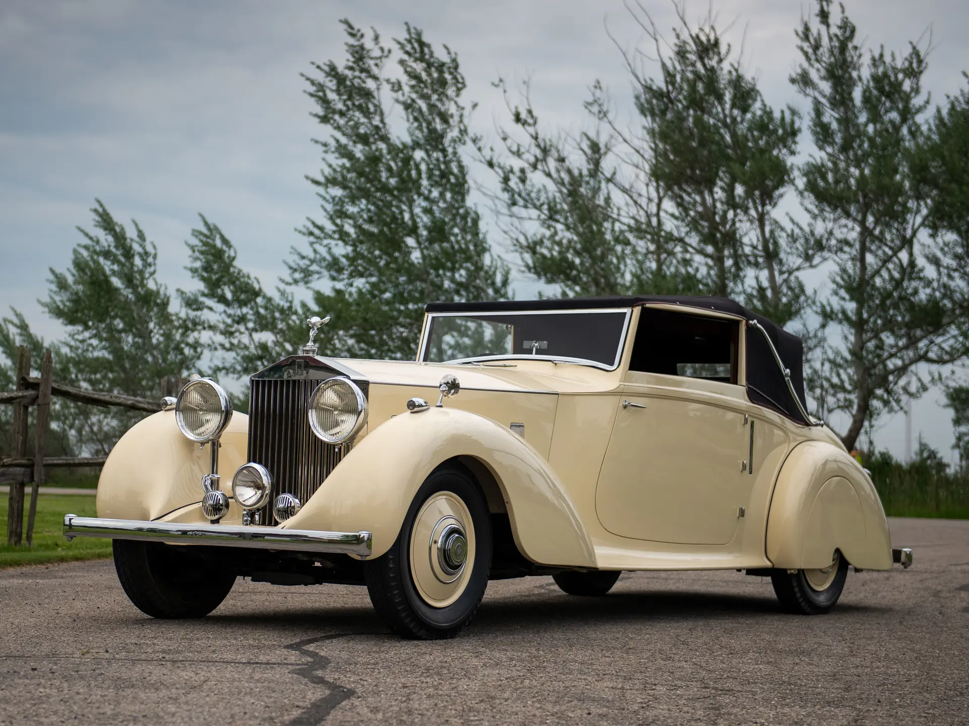 1935 Rolls-Royce Phantom II Drophead Coupe sold for $246,400