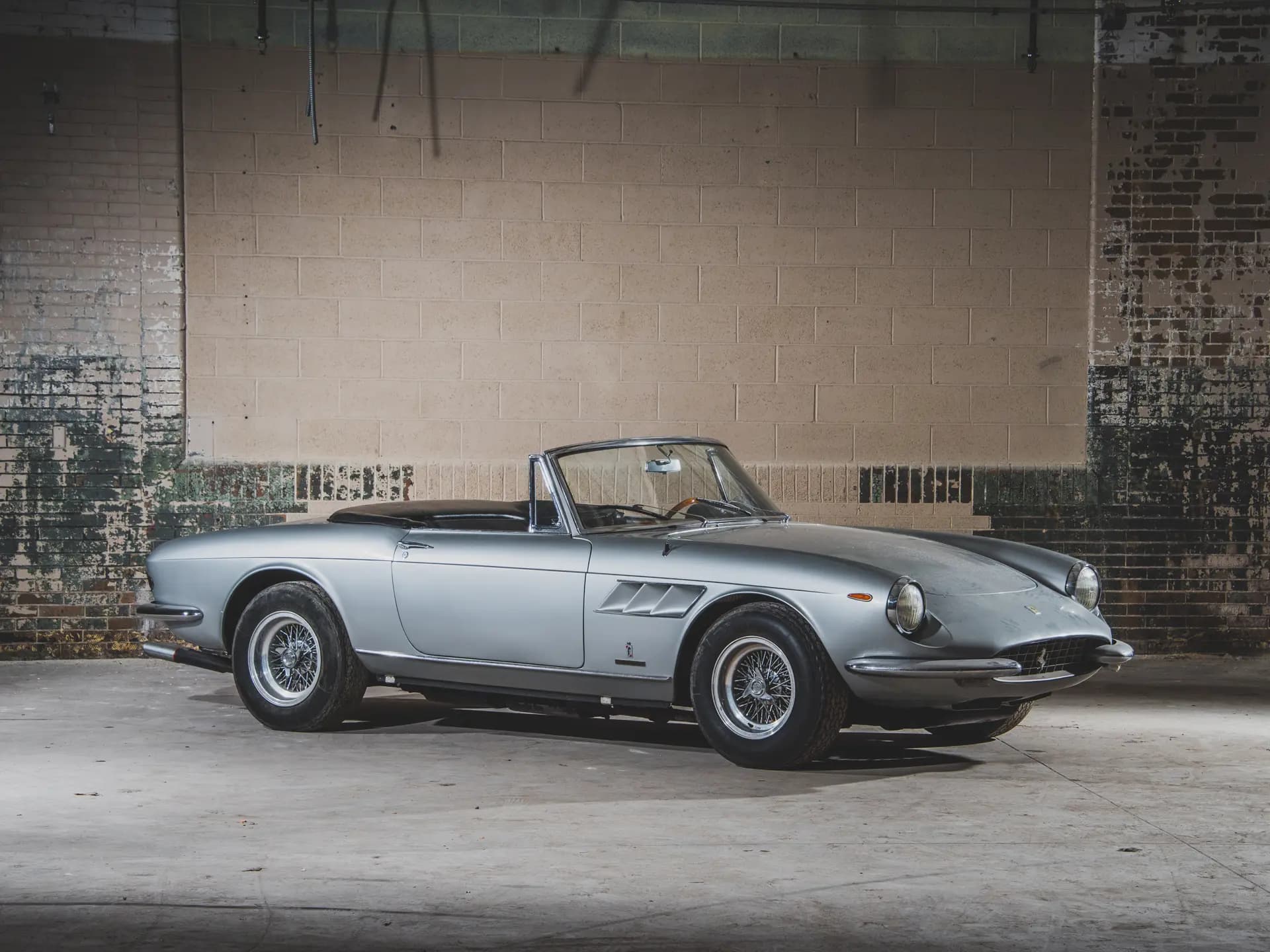 1967 Ferrari 330 GTS sold for $1,116,000