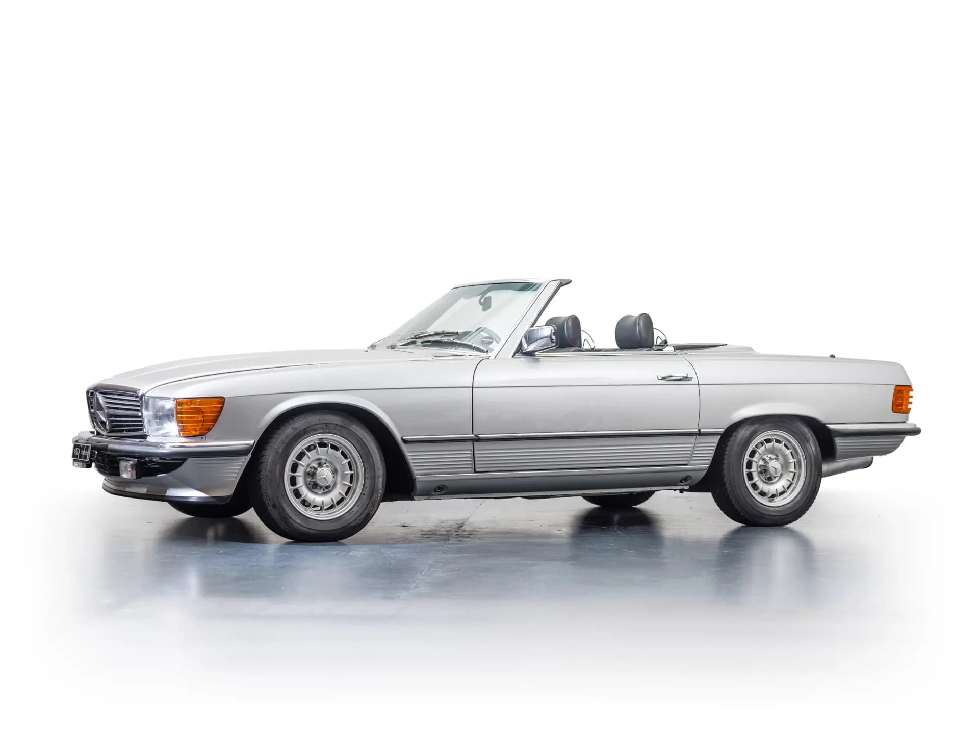 1985 Mercedes-Benz 280 SL sold for $34,500