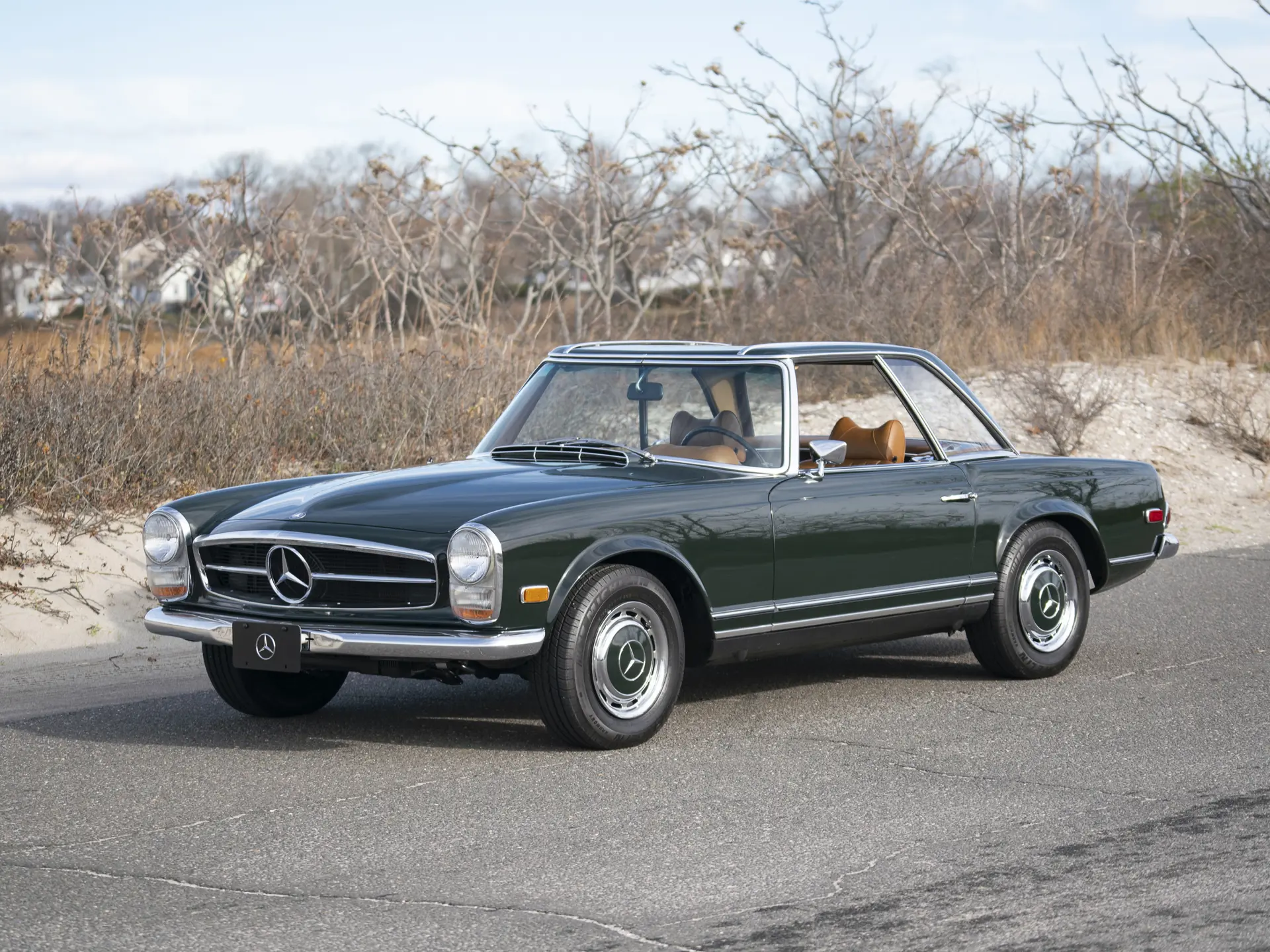 1969 Mercedes-Benz 280 SL 'Pagoda' sold for $187,600