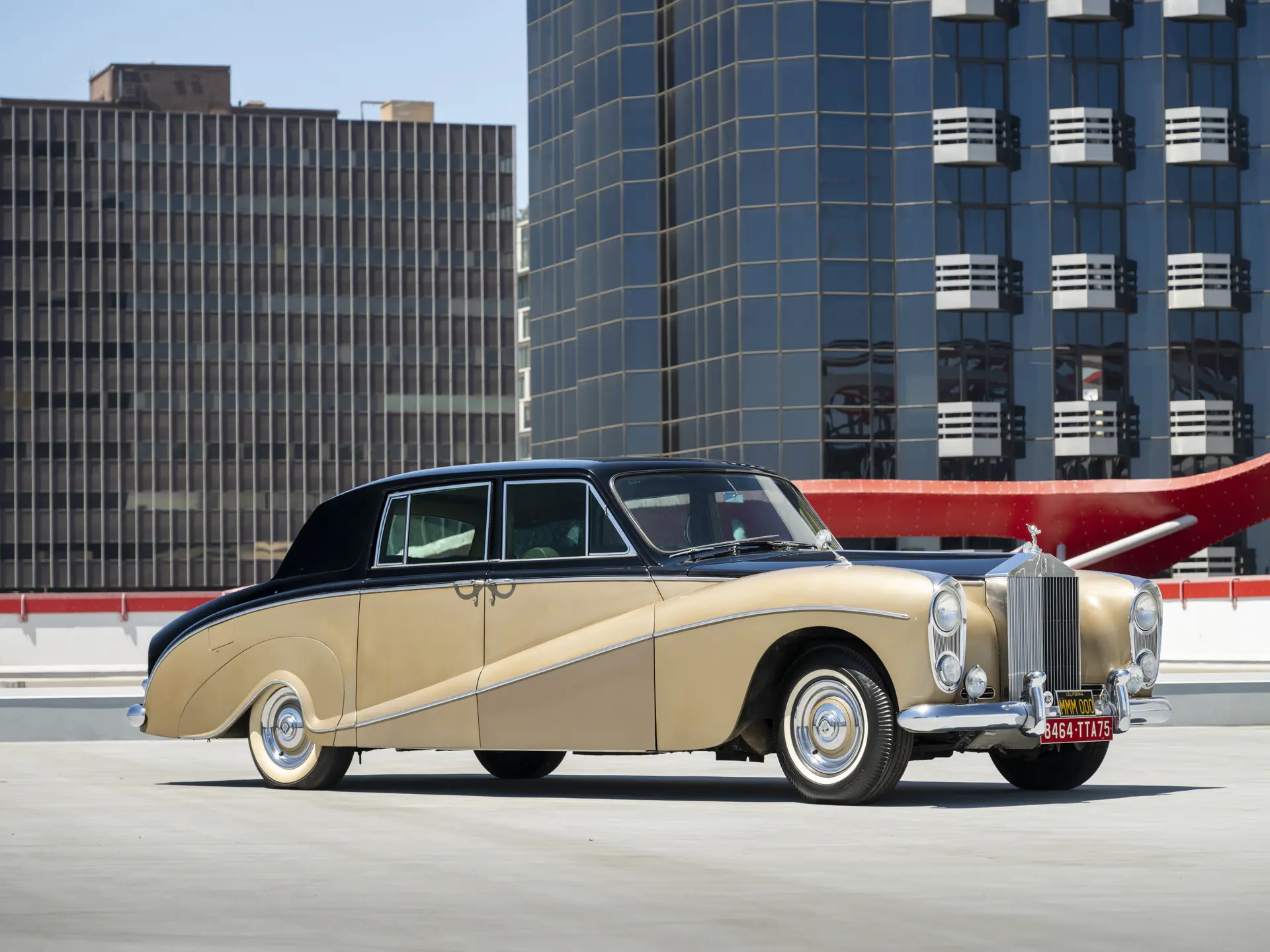1960 Rolls-Royce Phantom V 'Rivers' Limousine sold for $74,250