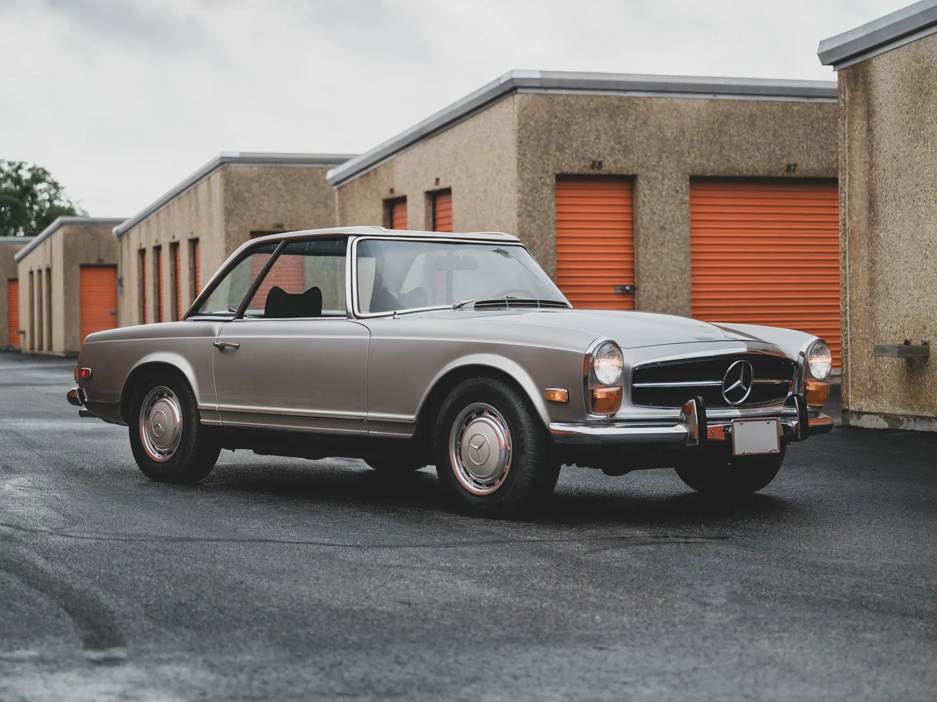 1971 Mercedes-Benz 280 SL 'Pagoda' sold for $89,600