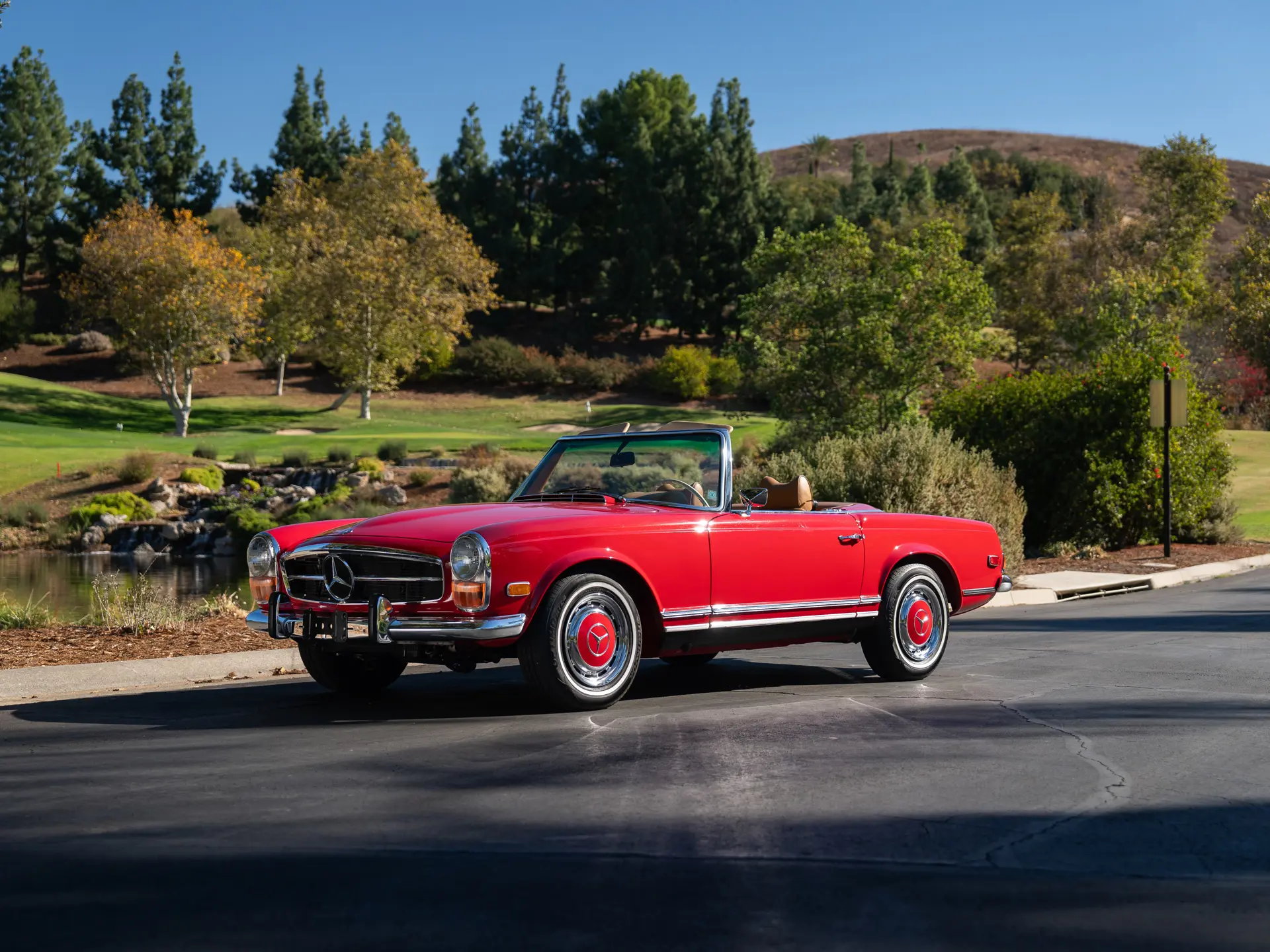 1971 Mercedes-Benz 280 SL 'Pagoda' sold for $170,800