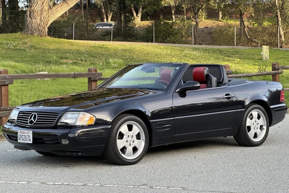 2000 Mercedes-Benz R129 SL sold for $36,000
