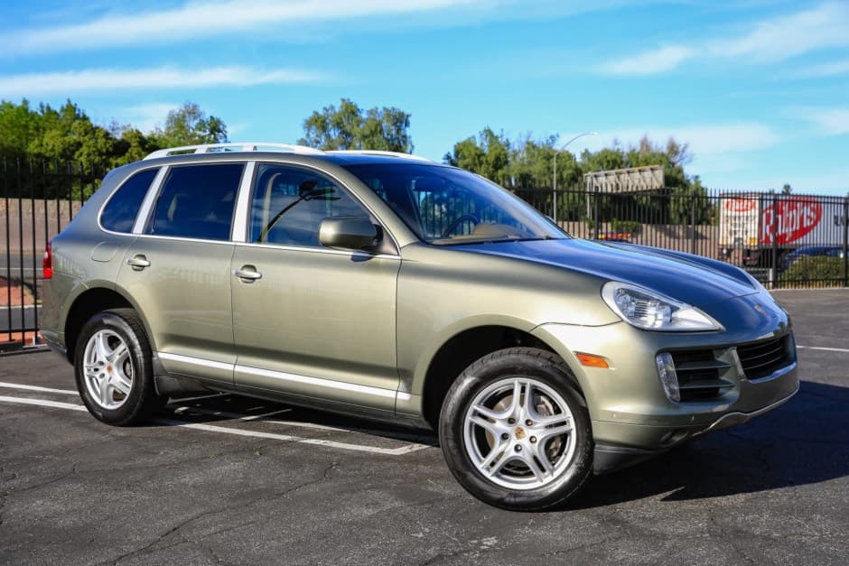 2008 Porsche 955/957 Cayenne (2003-2010) sold for $8,100