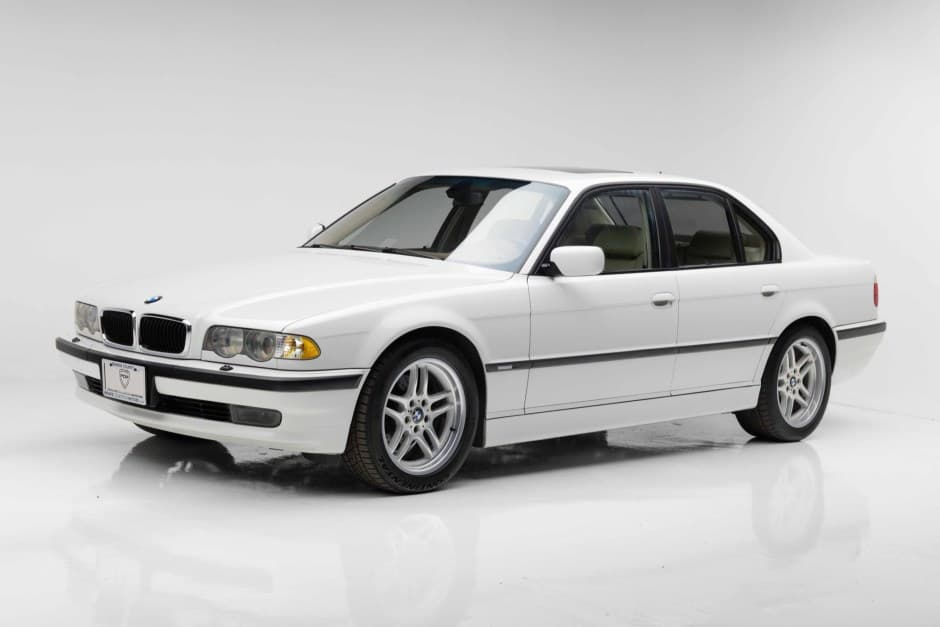2001 BMW E38 7-Series sold for $6,100