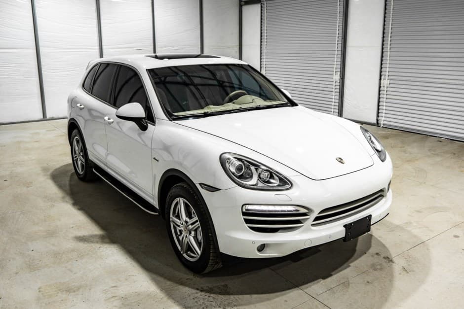 2014 Porsche 958 Cayenne (2011-2018) sold for $12,000