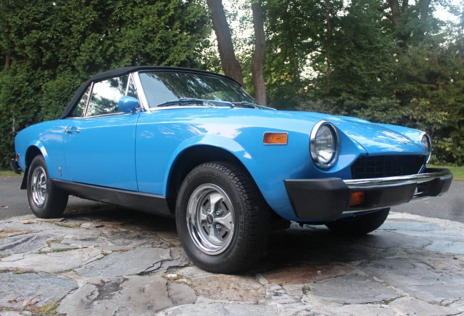 1977 Fiat 124 Spider (1966-1985) sold for $11,600