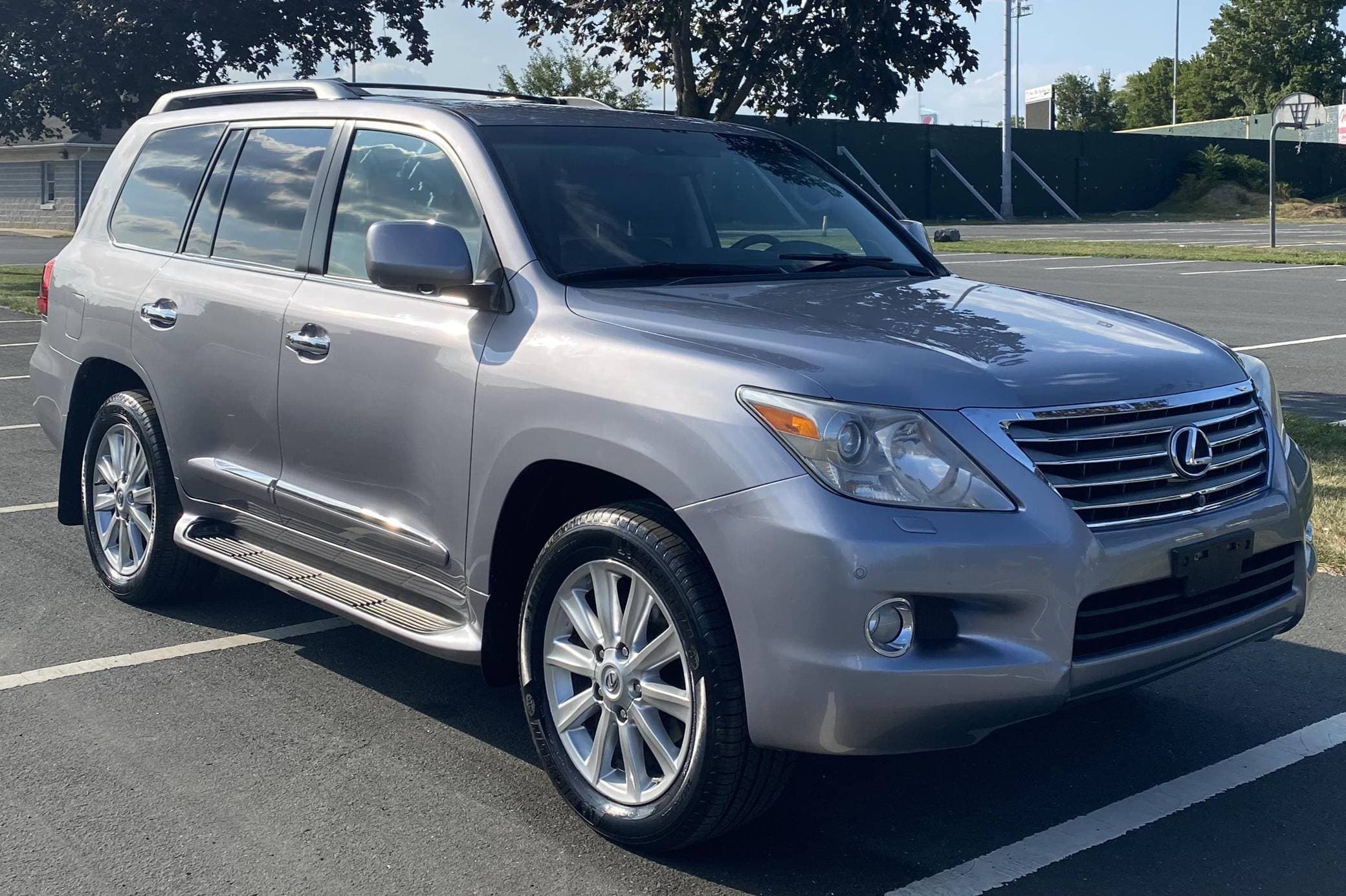 2010 Lexus LX sold for $25,750