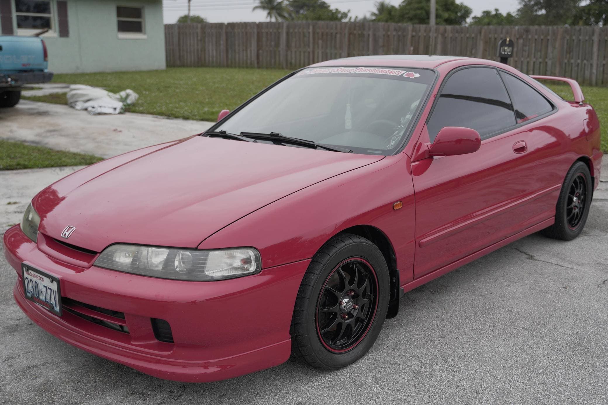 1995 Acura Integra sold for $10,300