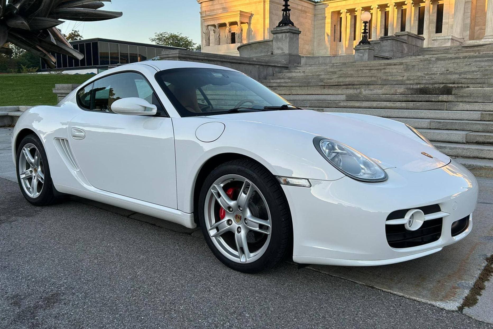 2008 Porsche 987 Cayman sold for $31,000