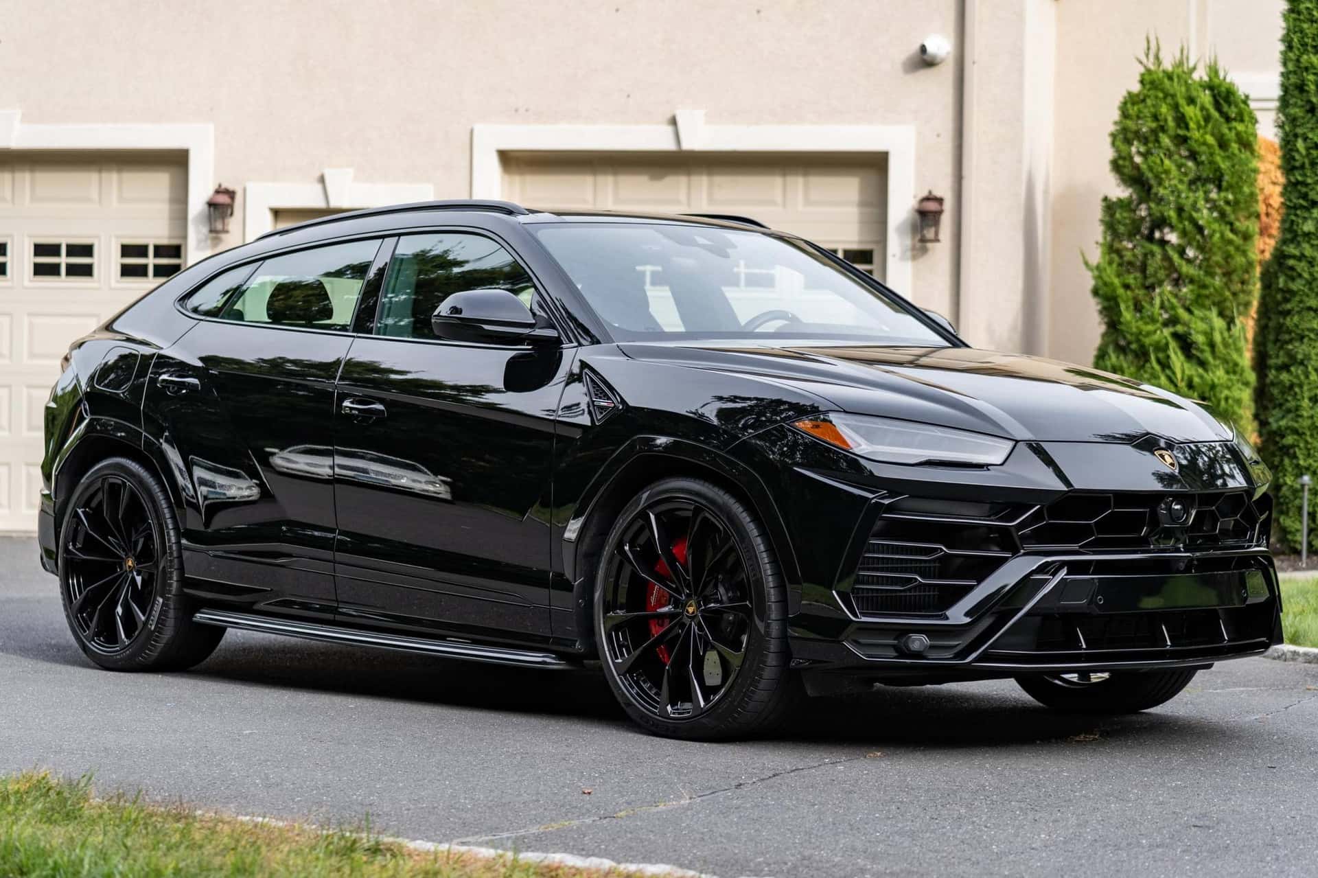 2022 Lamborghini Urus sold for $207,000