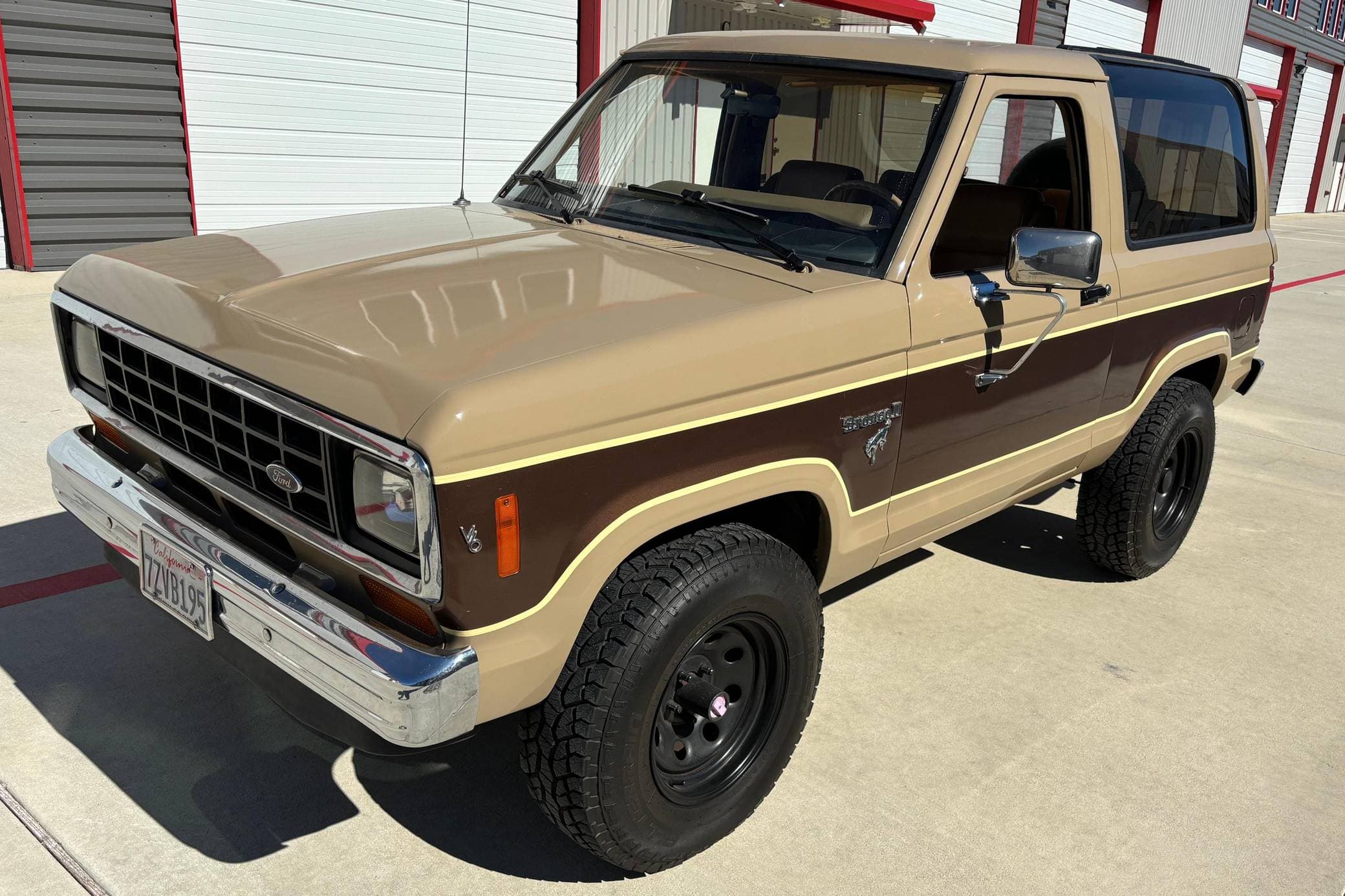 1984 Ford Bronco sold for $12,900