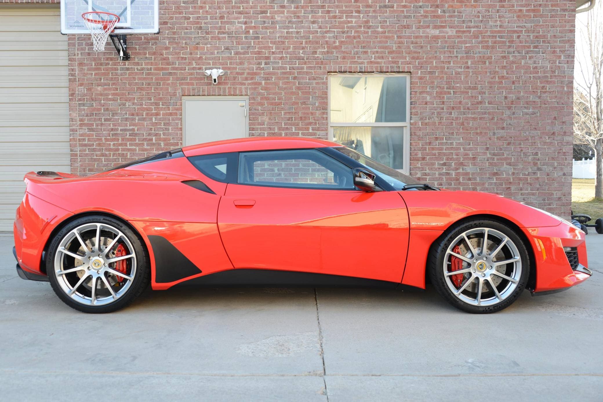 2020 Lotus Evora sold for $77,000