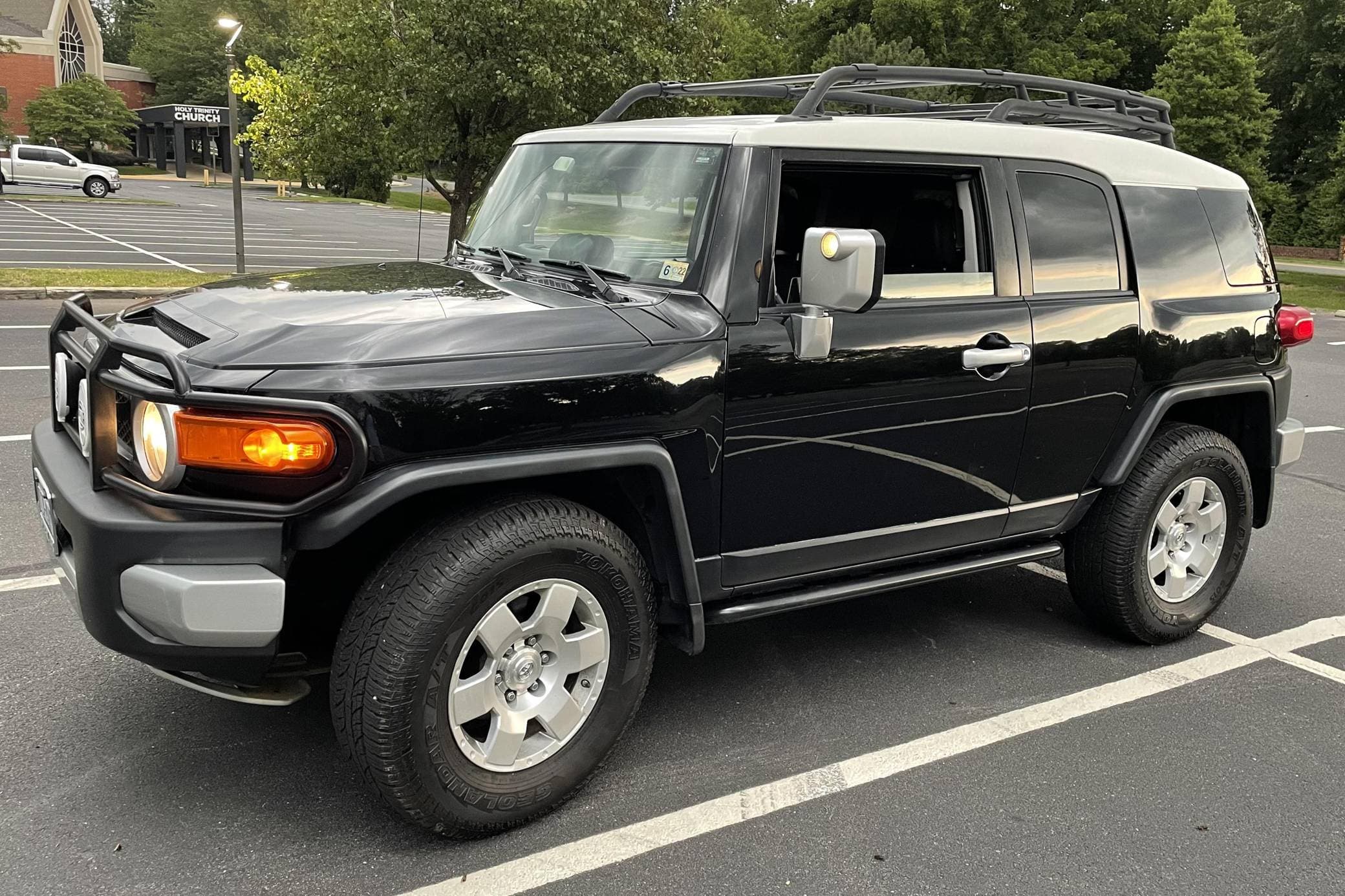 2009 Toyota FJ Cruiser sold for $26,000