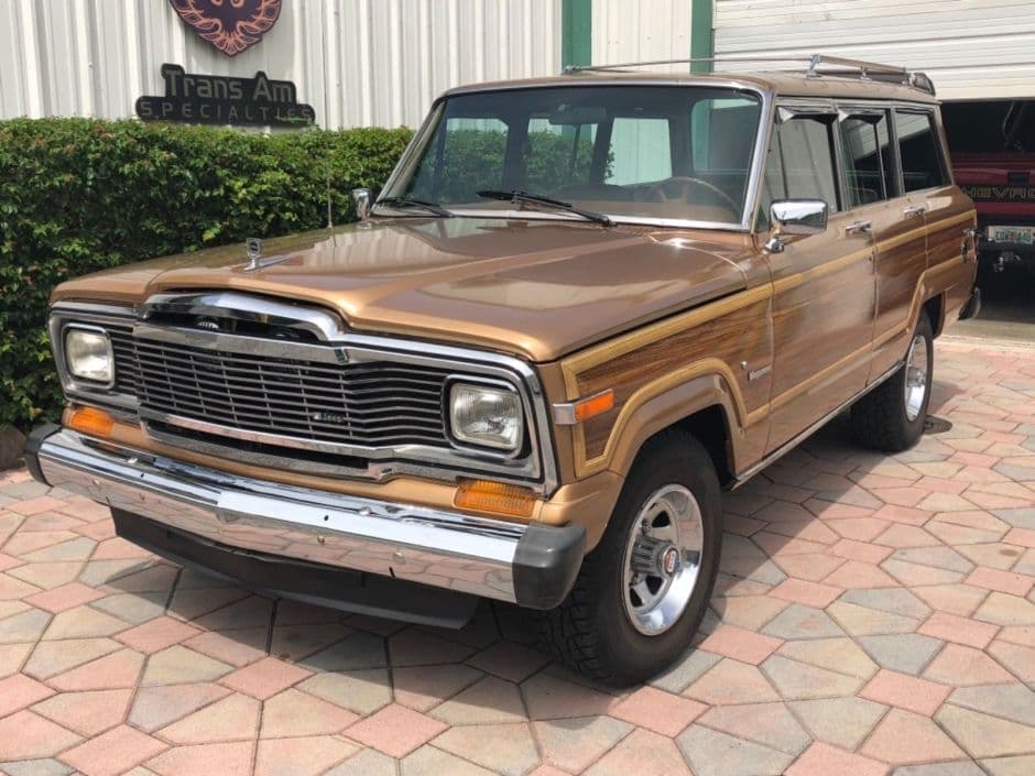 1982 Jeep SJ Wagoneer sold for $15,000