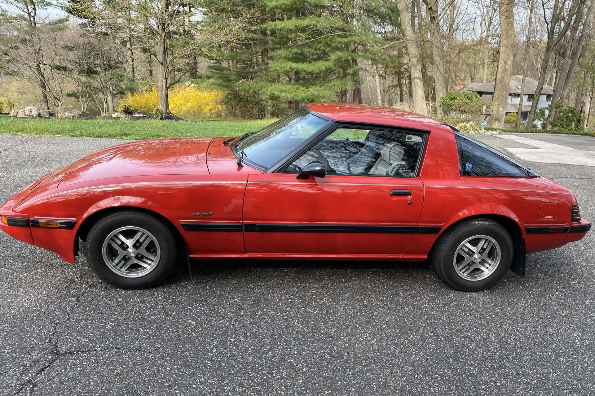 1985 Mazda FB RX-7 sold for $9,200