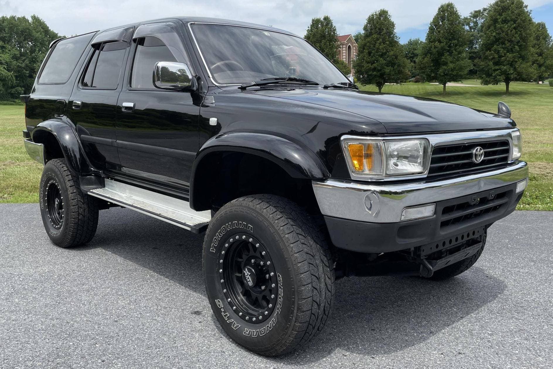 1994 Toyota Hilux sold for $10,000