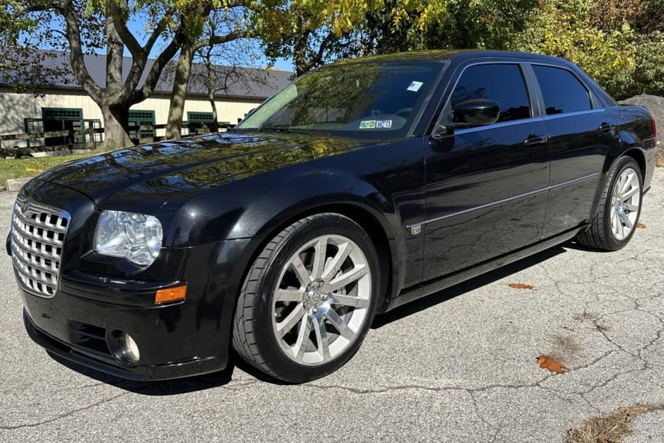 2006 Chrysler 300 (2005-2023) sold for $19,502