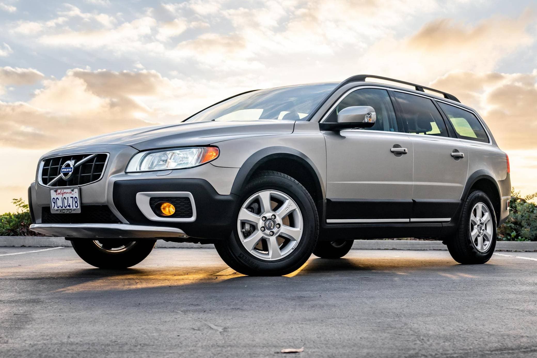 2012 Volvo XC70 sold for $13,000
