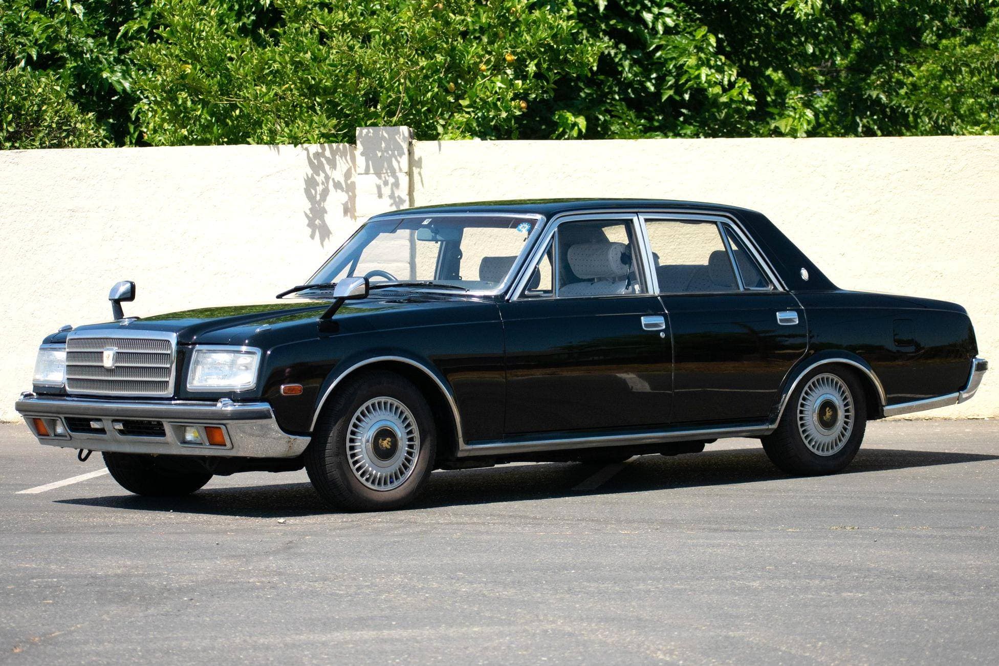 1993 Toyota Century sold for $7,777