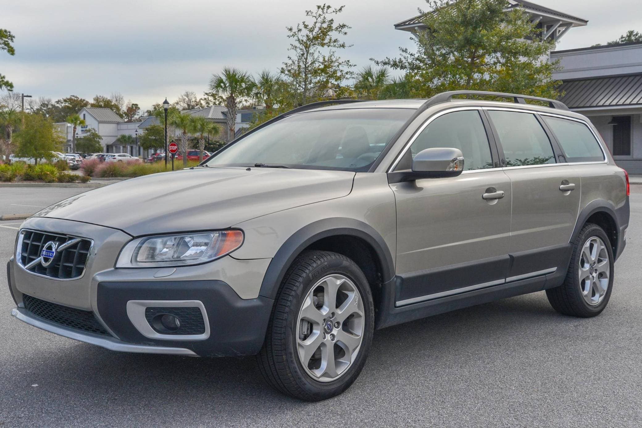2011 Volvo XC70 sold for $8,800