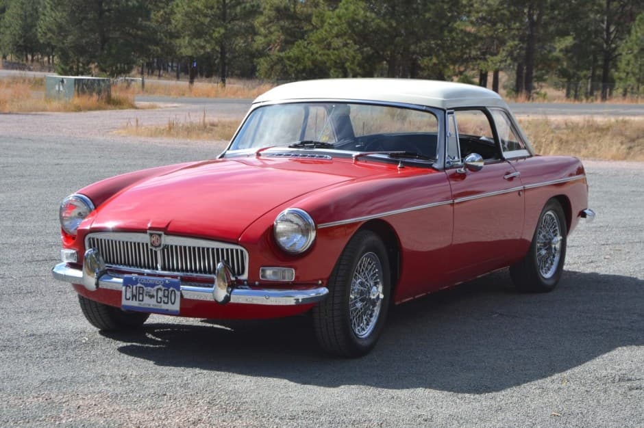 1966 MG MGB sold for $20,250