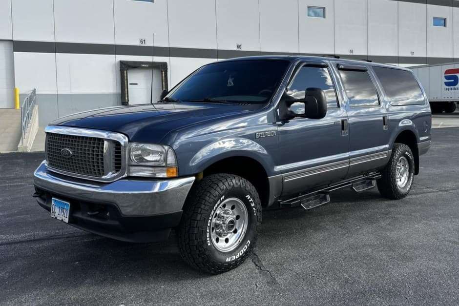 2003 Ford Excursion sold for $19,600