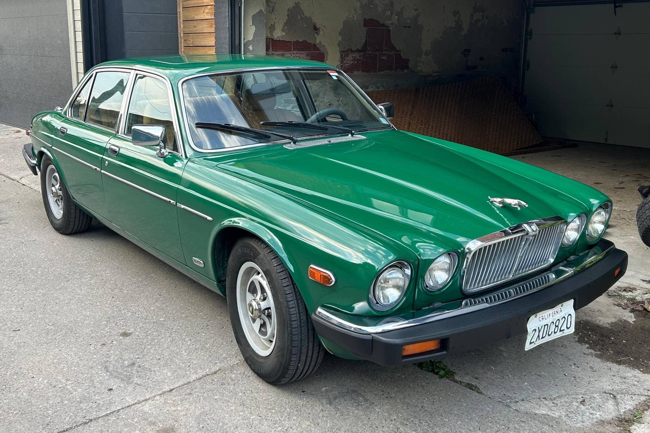 1986 Jaguar XJ6 sold for $3,500