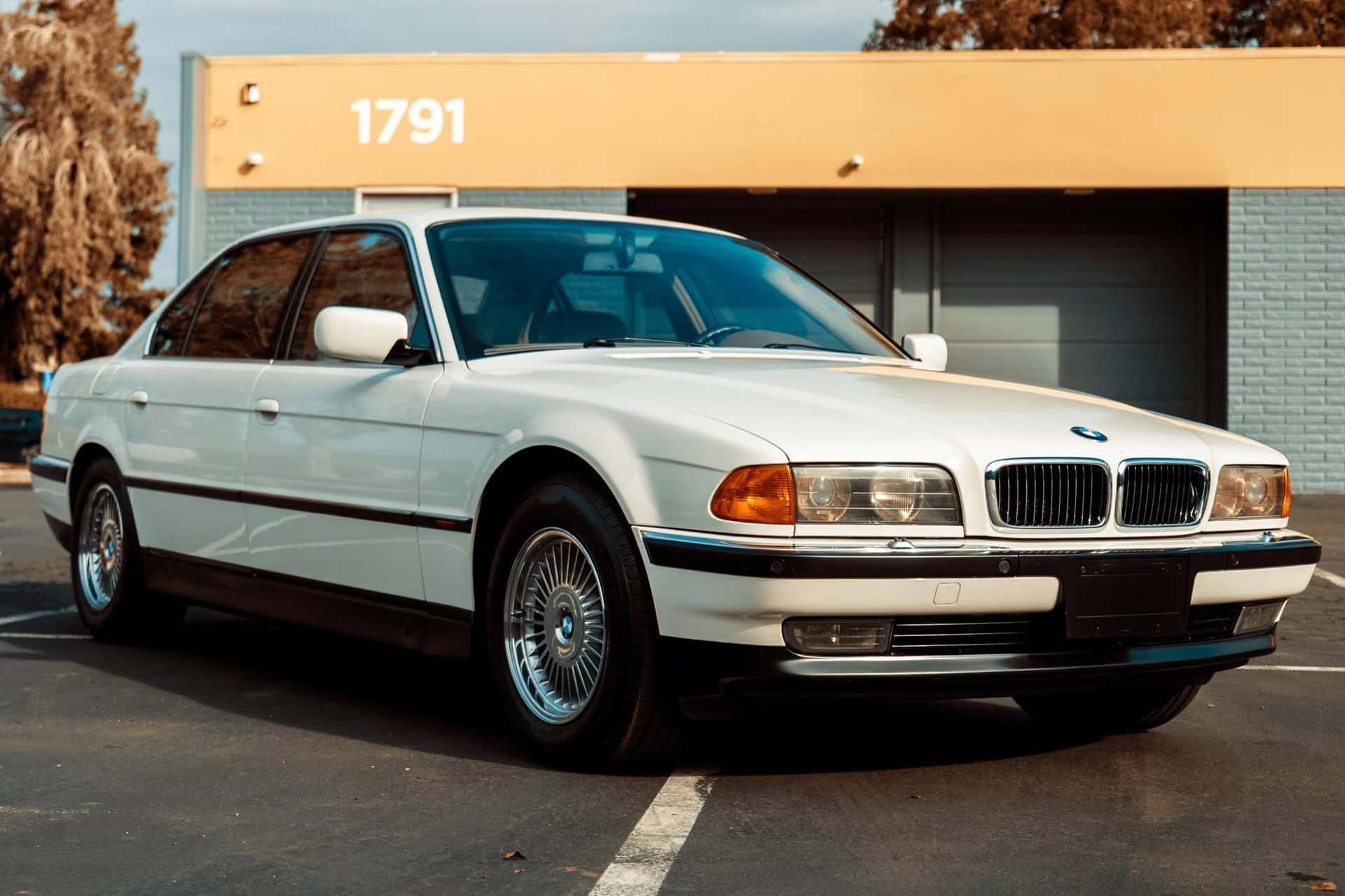 1998 BMW 7 Series sold for $11,600