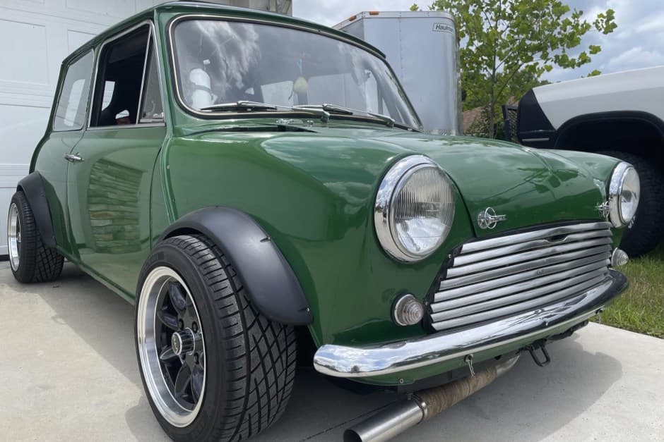 1974 Mini Mk I-III Cooper sold for $20,000
