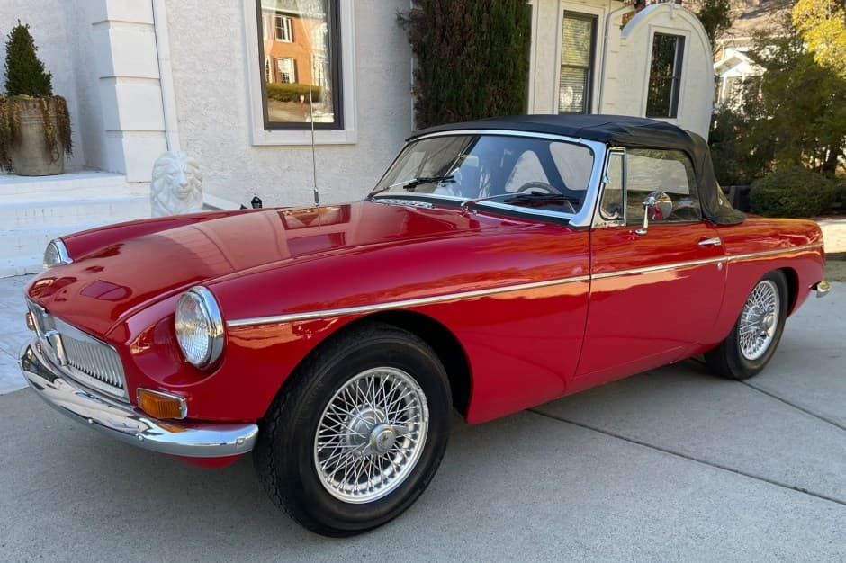 1964 MG MGB sold for $12,500