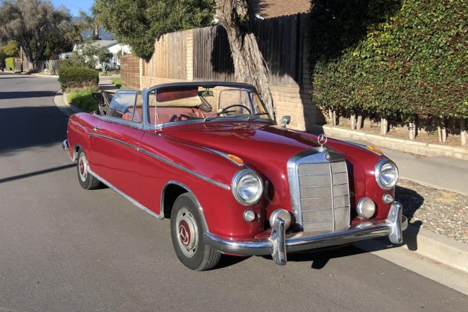 1957 Mercedes-Benz Ponton sold for $46,000