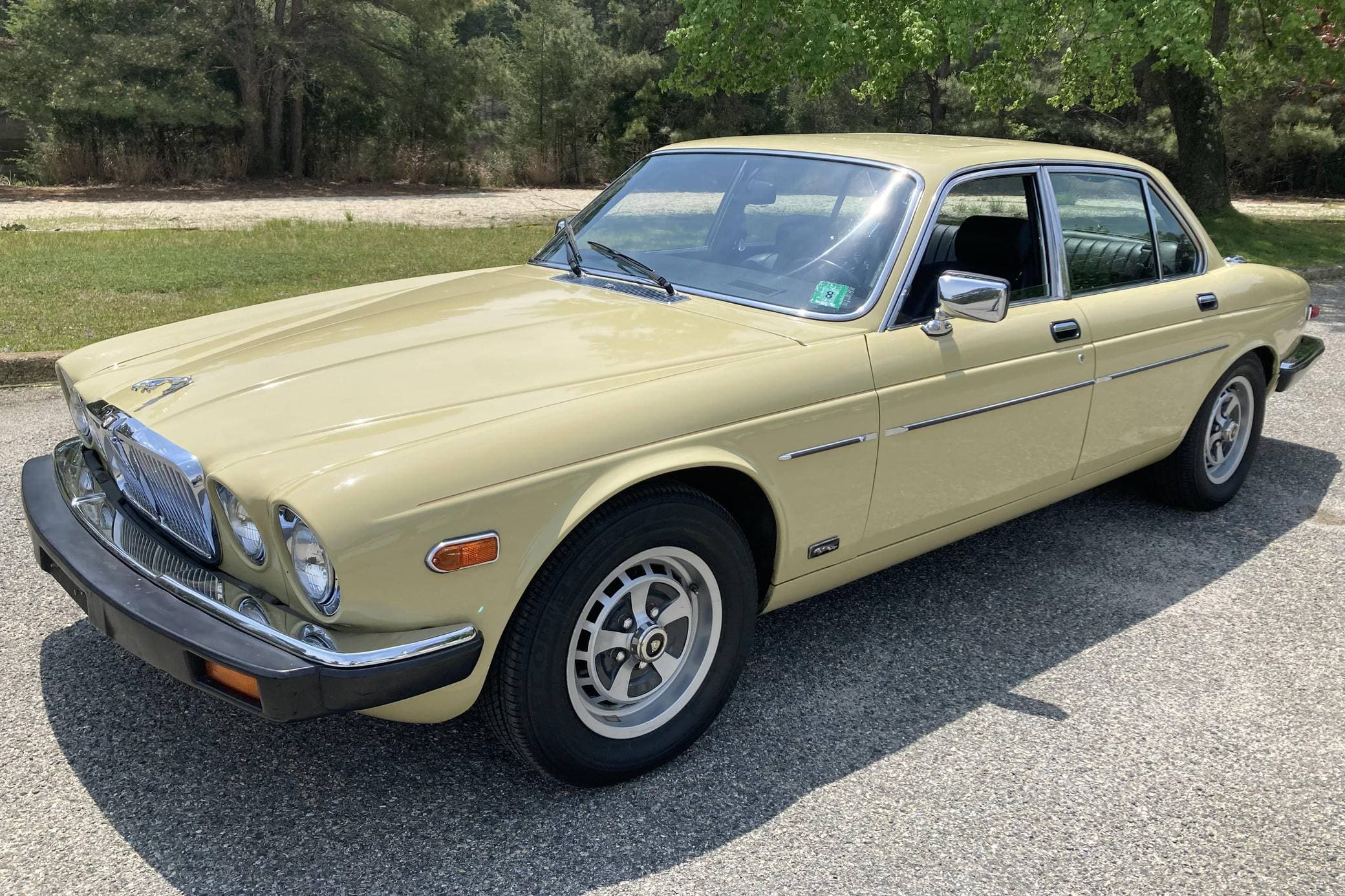 1982 Jaguar XJ6 sold for $6,000