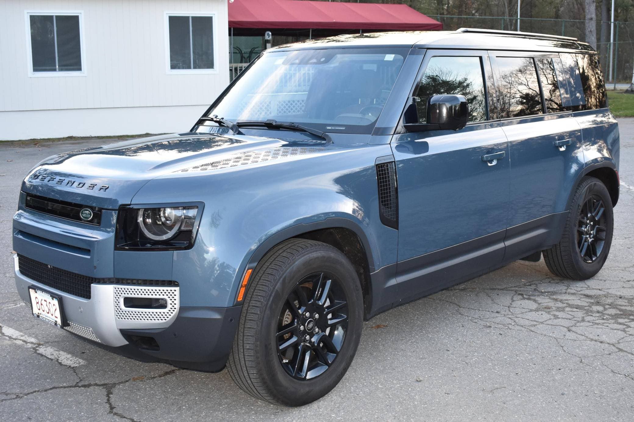 2021 Land Rover Defender sold for $41,250