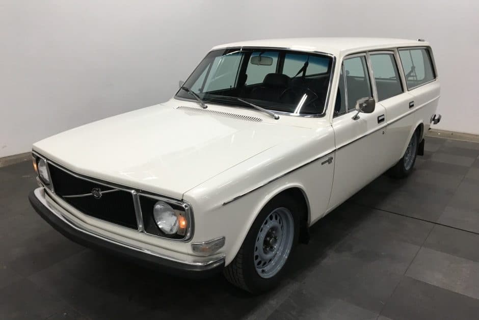 1972 Volvo 140 sold for $6,250