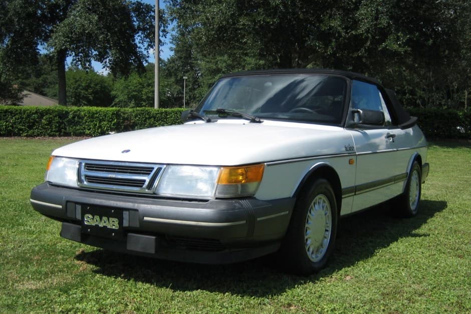 1988 Saab 900 sold for $8,000
