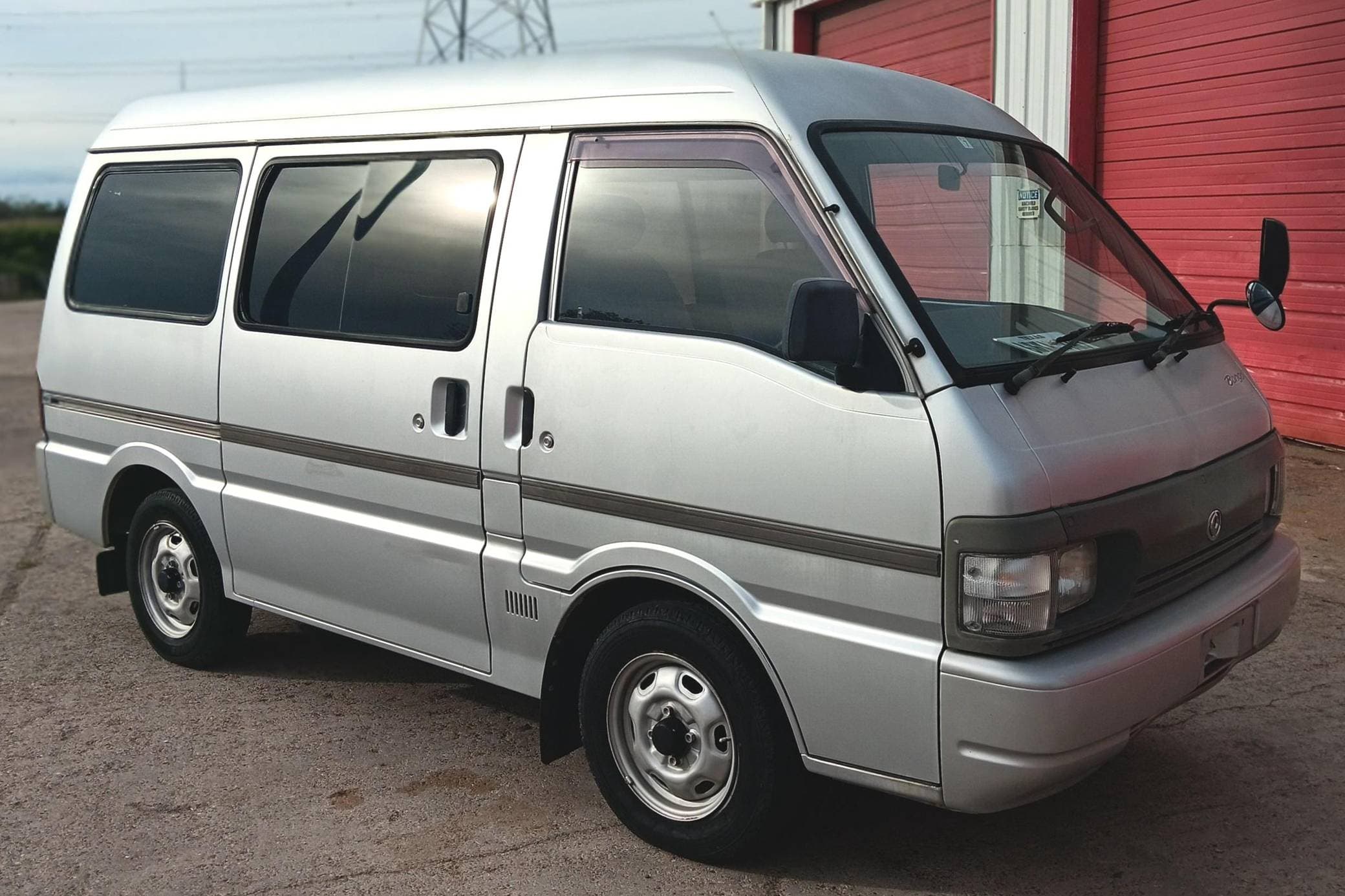 1997 Mazda Bongo sold for $4,888