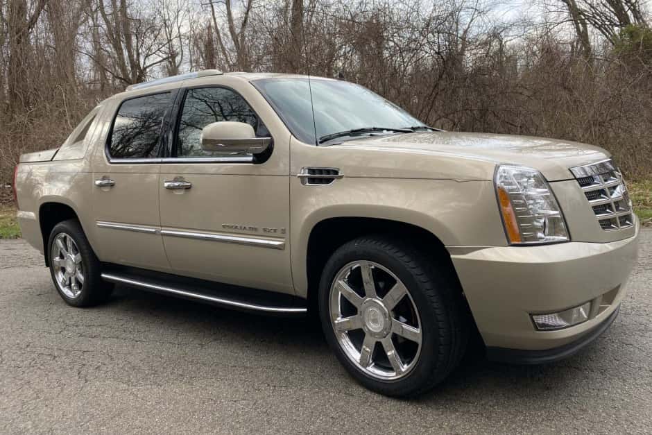 2007 Cadillac Escalade & EXT GMT900 (2007-2014) sold for $41,000