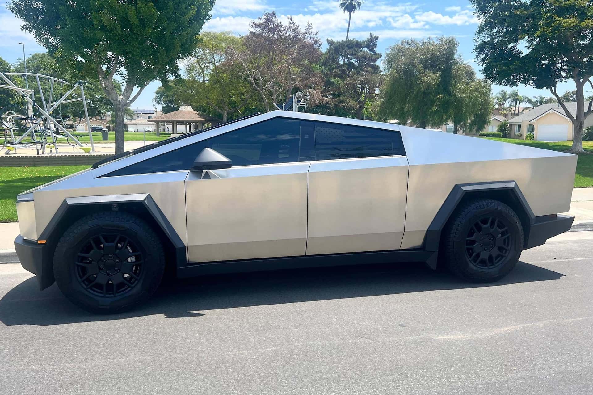 2024 Tesla Cybertruck sold for $93,000