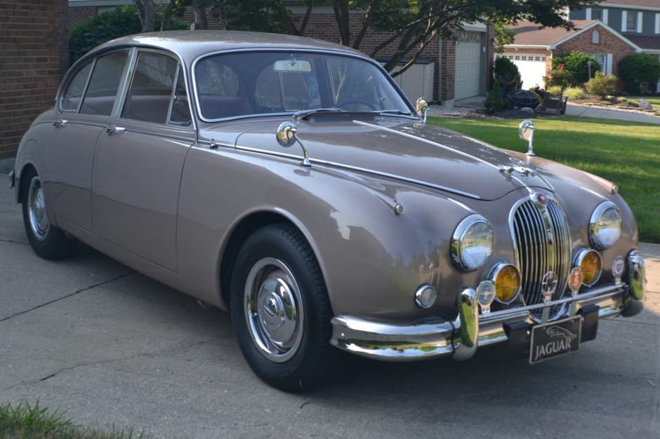 1966 Jaguar Mk II sold for $20,001