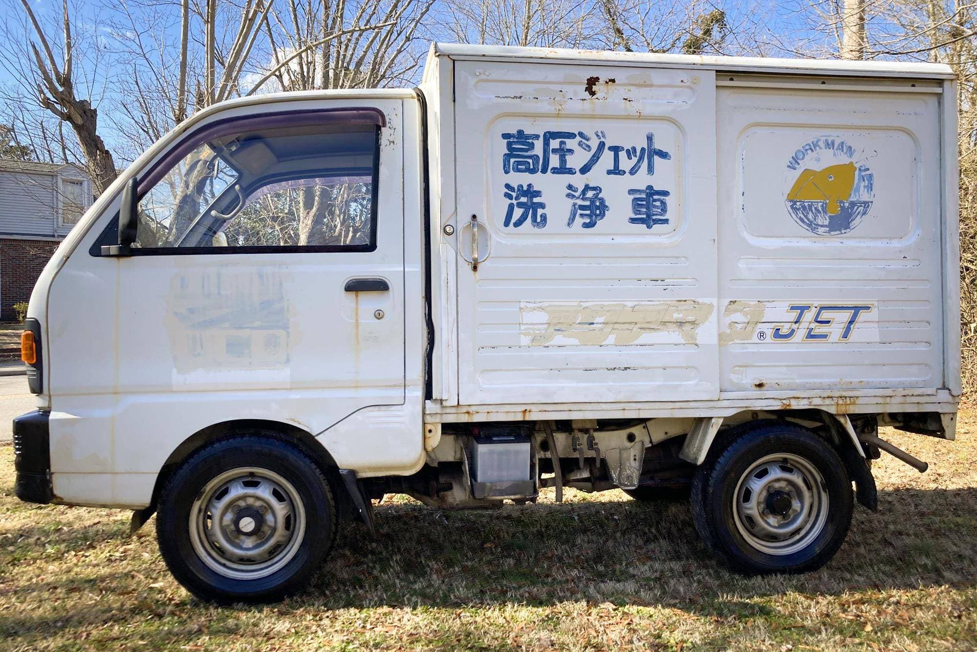1994 Mitsubishi Minicab sold for $3,750