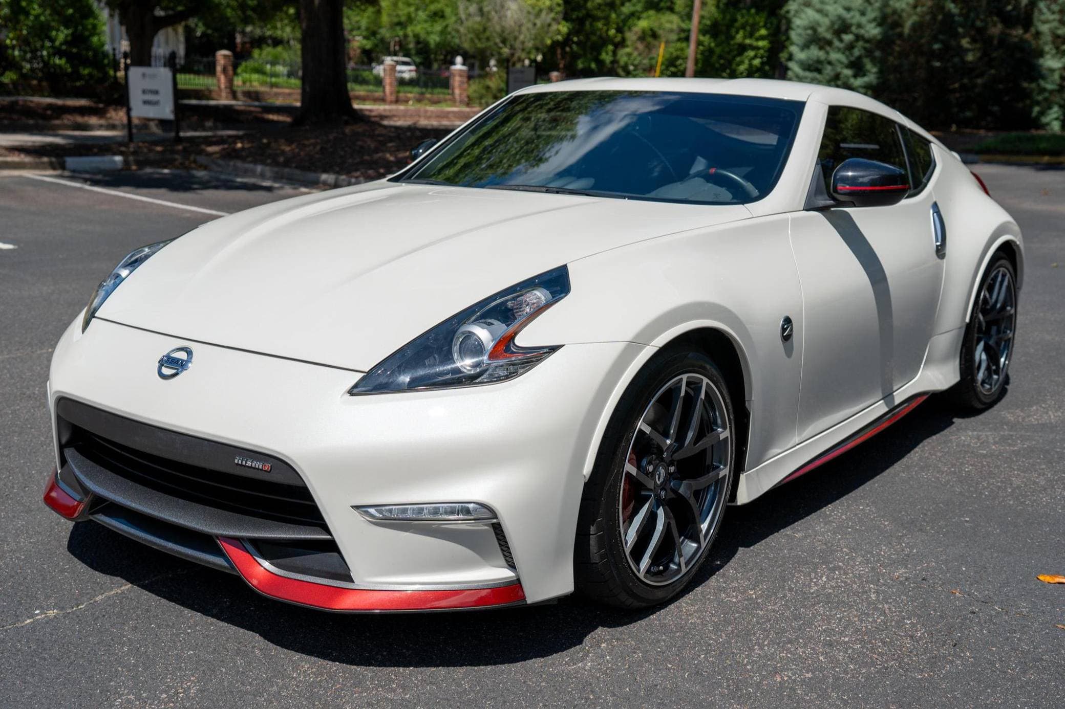 2016 Nissan 370Z sold for $28,500