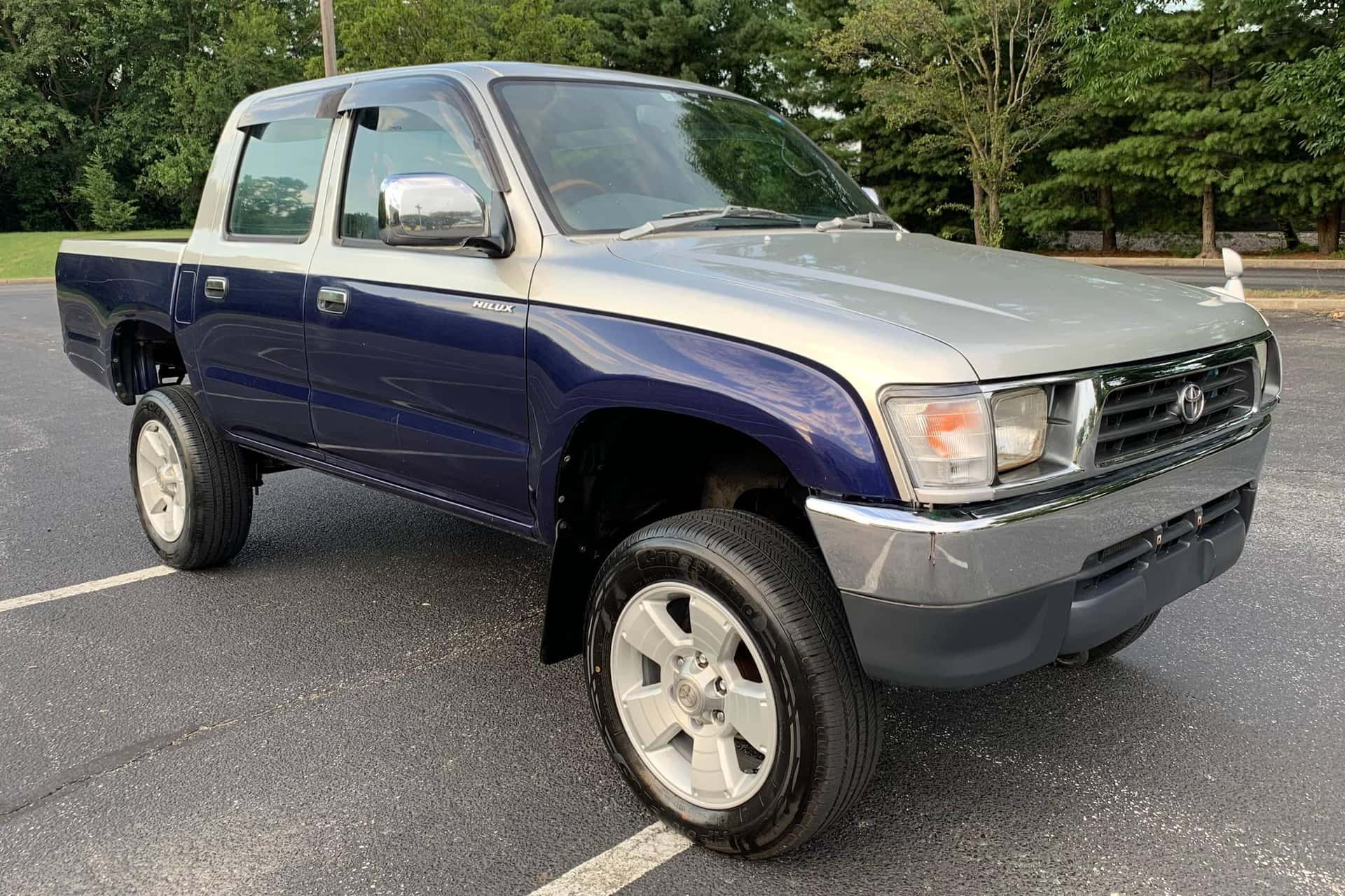 1997 Toyota Hilux sold for $9,400