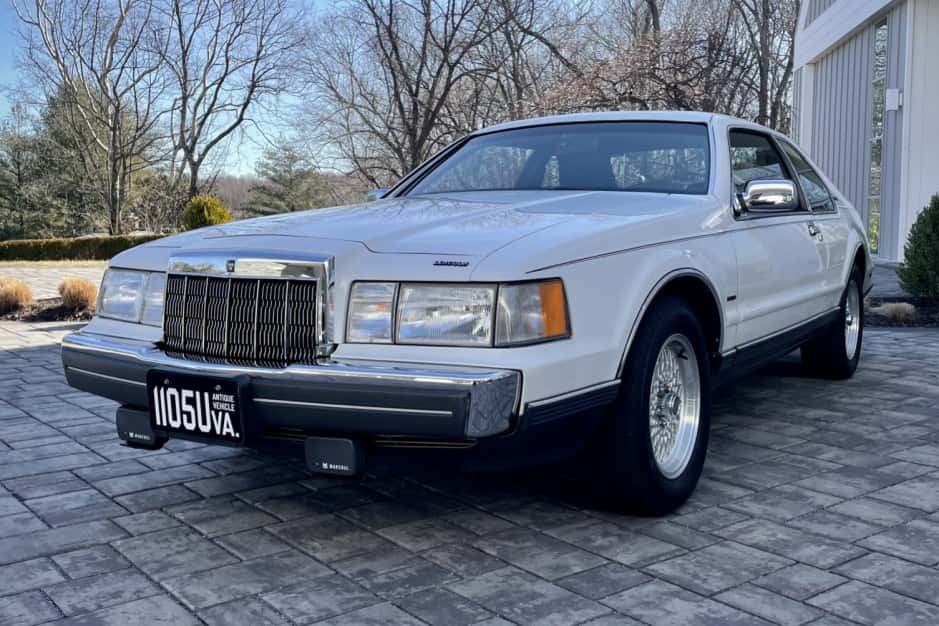 1990 Lincoln Continental Mark VII & Mark VII sold for $31,250