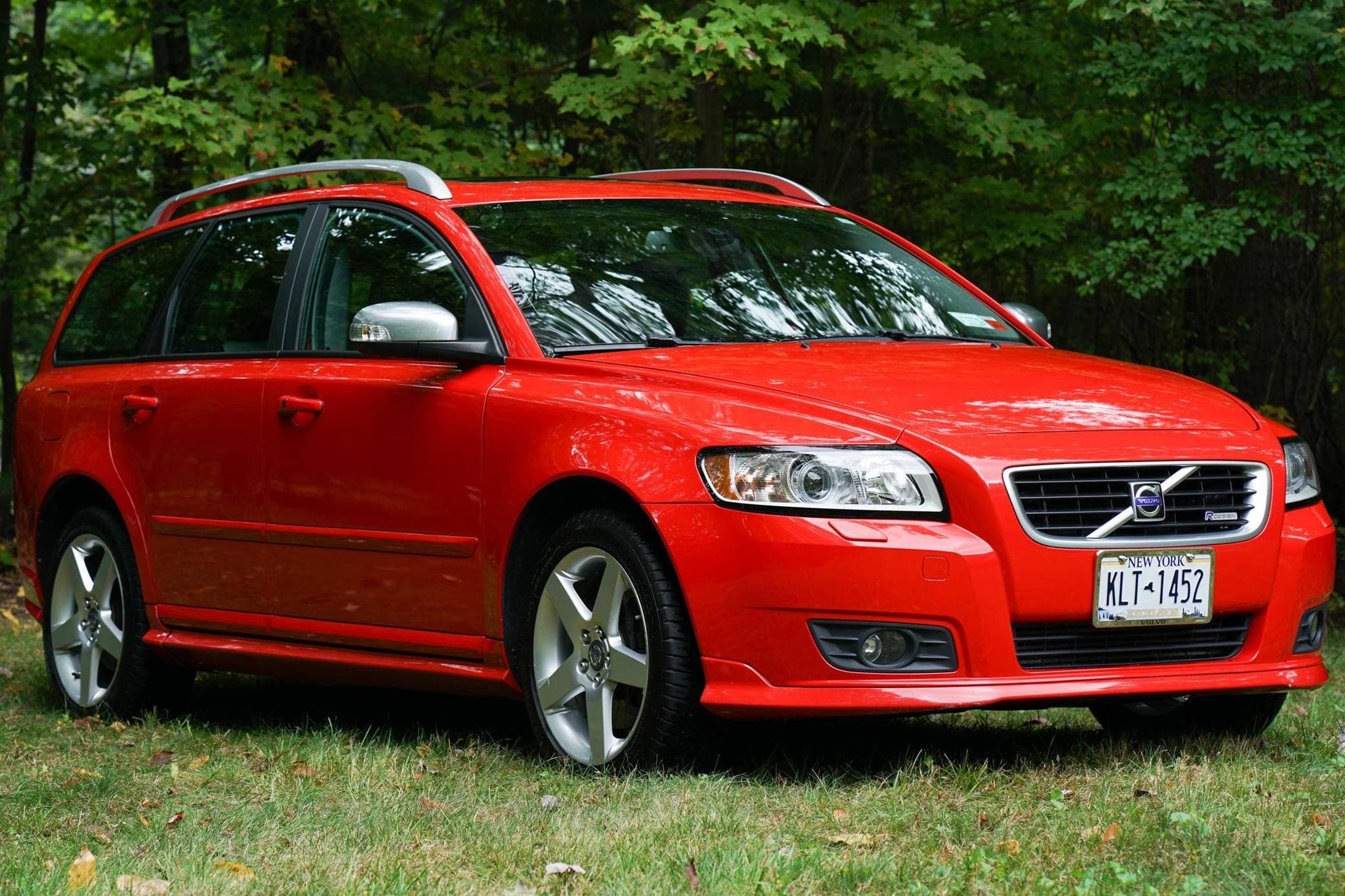 2010 Volvo V50 sold for $15,100