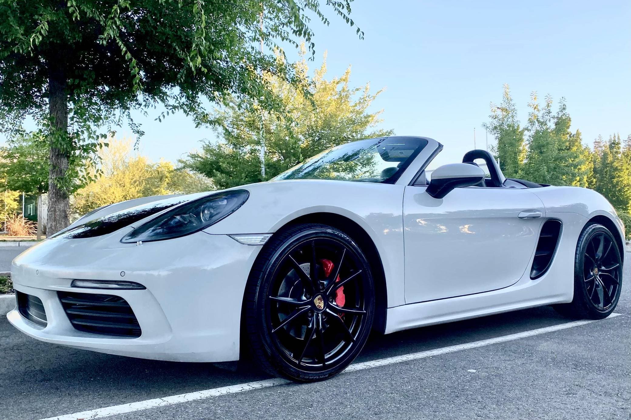 2019 Porsche 718 Boxster sold for $35,150