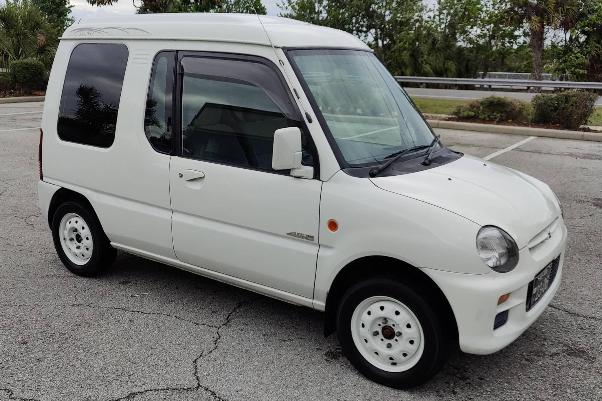 1996 Mitsubishi Minica sold for $7,069