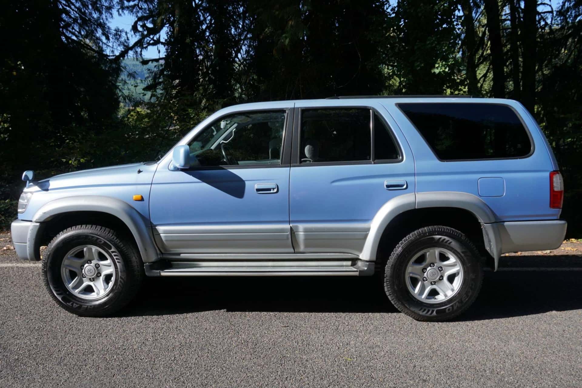 1997 Toyota Hilux sold for $12,999